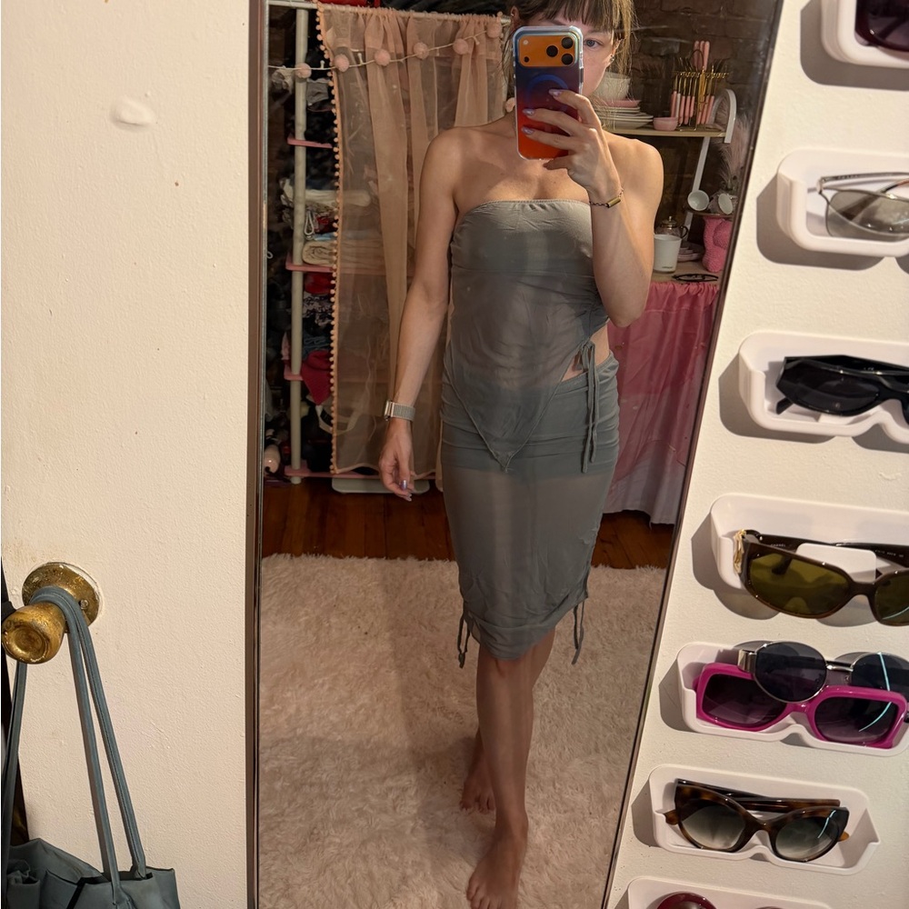💕 NWOT gray mesh ruched skirt and top